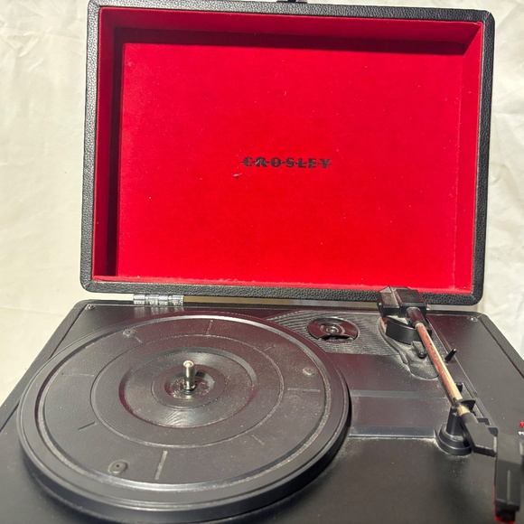 Crosley Cruiser Premier Vinyl Record Player with Speakers - Picture 2 of 4